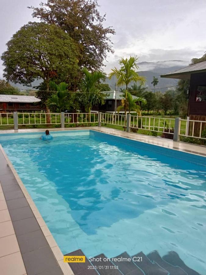 Benarat Lodge Mulu Exterior foto